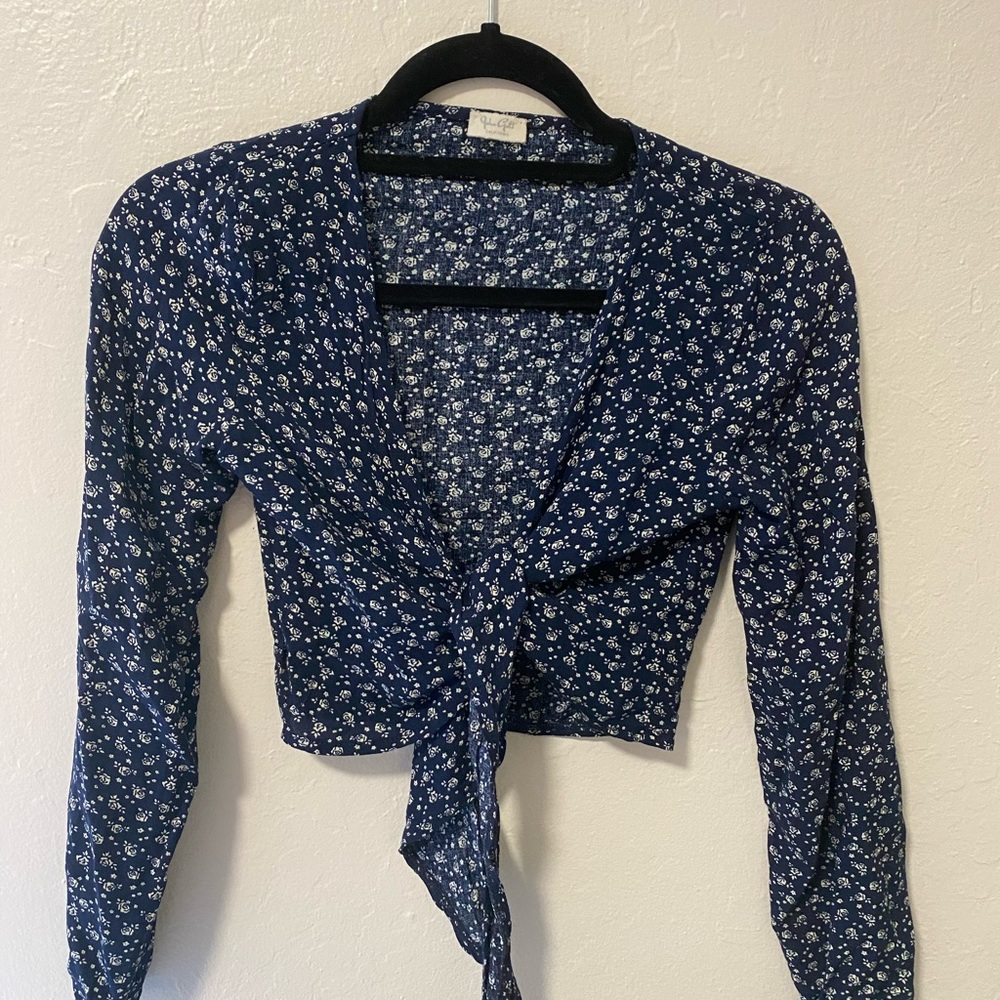 Brandy Melville Wrap top